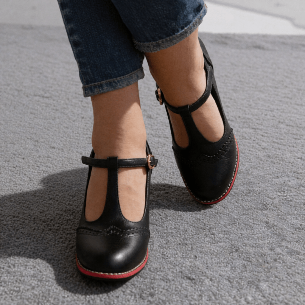 Stylish Women's Brogue Leather Loafers - Comfortable & Chic Footwear