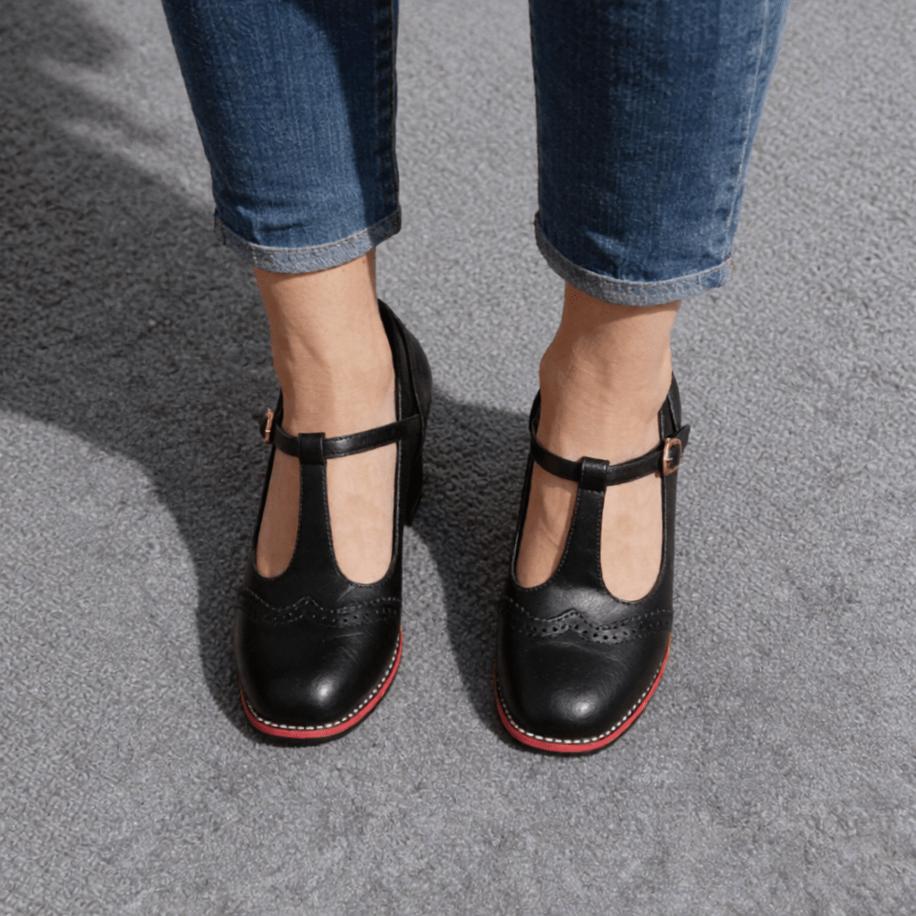 Stylish Women's Brogue Leather Loafers - Comfortable & Chic Footwear
