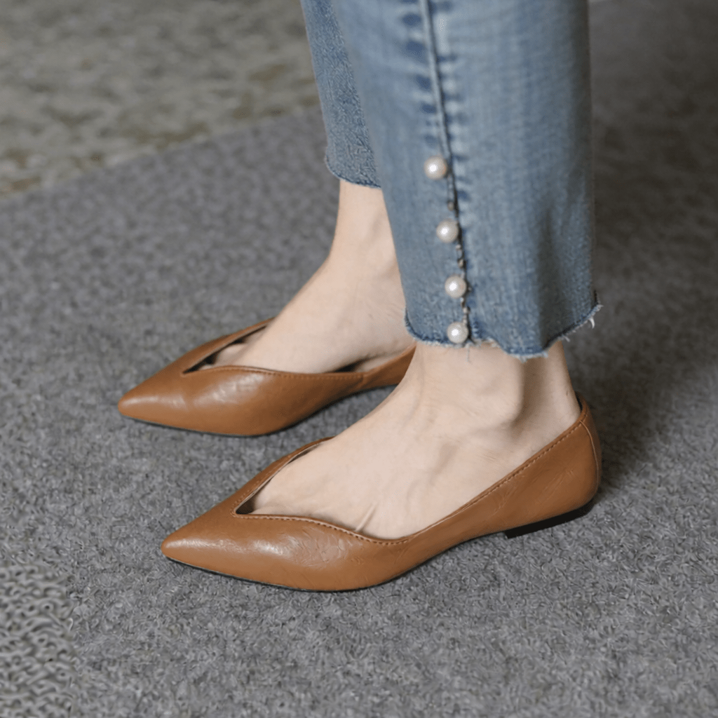 Women's Premium Leather Pointed Toe Ballet Flats - Stylish Corvine Design for Comfort and Elegance