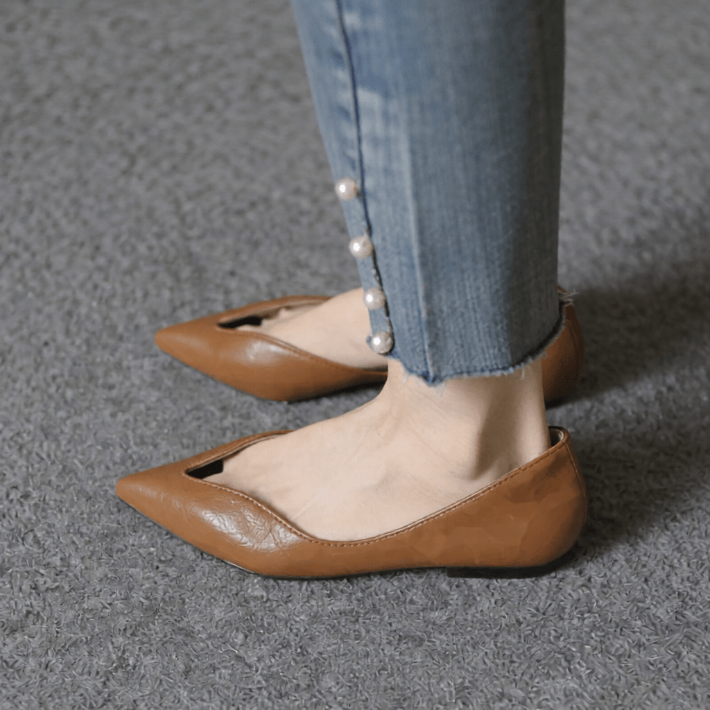 Women's Premium Leather Pointed Toe Ballet Flats - Stylish Corvine Design for Comfort and Elegance