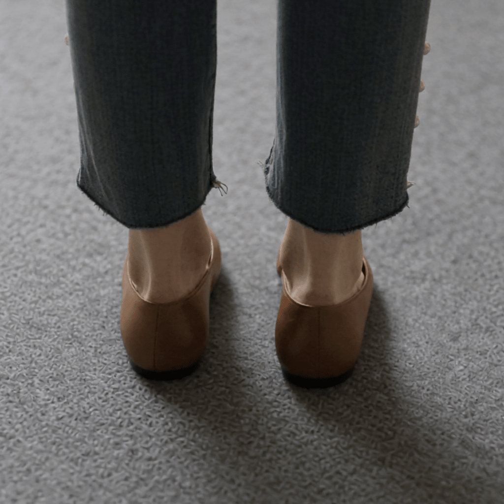Women's Premium Leather Pointed Toe Ballet Flats - Stylish Corvine Design for Comfort and Elegance